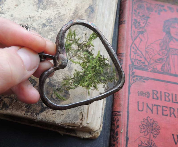 まるで身に着けるテラリウム。自然が詰まったアクセサリー (9)