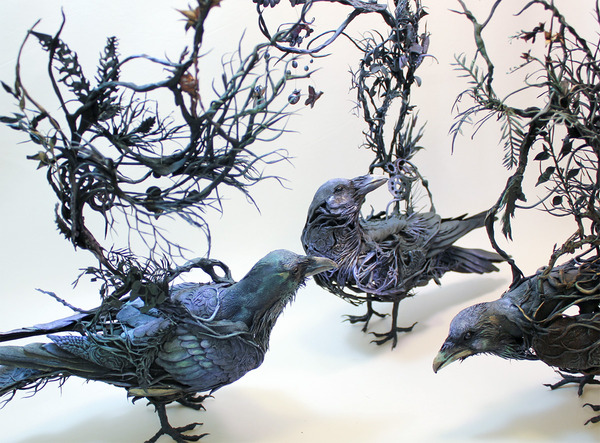 鳥の彫刻アート