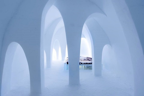 凍える寒さの中で眠ってみる スウェーデンの氷の宿屋 アイスホテル