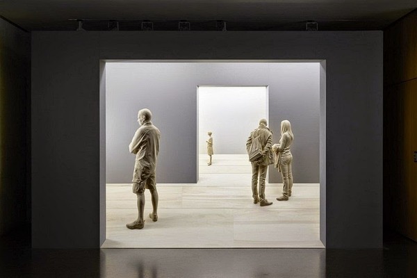 Peter Demetz の木の彫刻 6