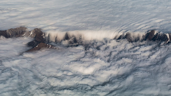 コックピットから撮影された壮大な空の写真 (3)