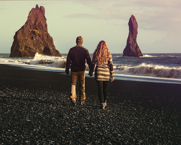 伝統的な結婚式を挙げずにアイスランドを旅したカップル (4)