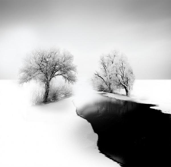 夢で見るようなモノクロ 幻想的な白黒写真 Vassilis Tangoulis