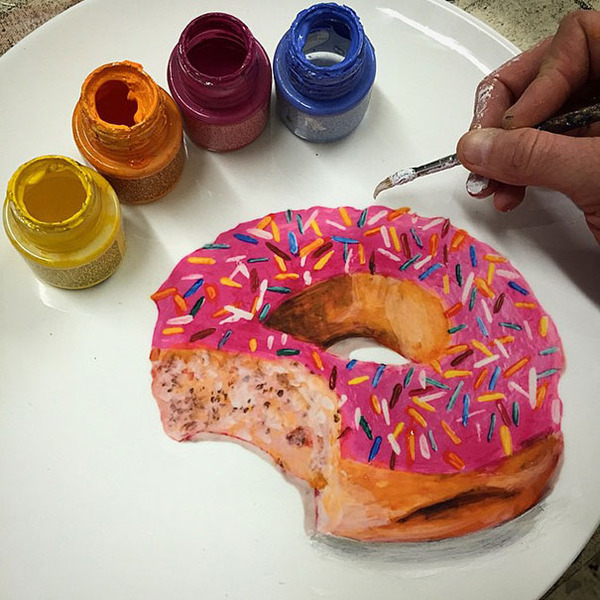 ドーナッツ お皿に描くハイパーリアリスムアート