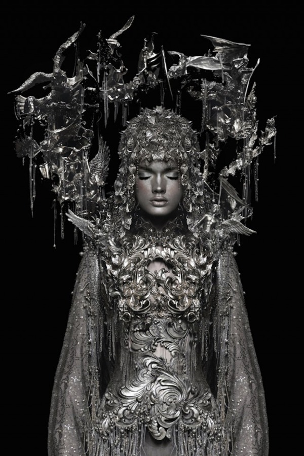 眠る美しい銀の騎士 Garjan Atwood 3