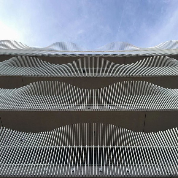 スッキリ やけに整然とした建築物の画像色々