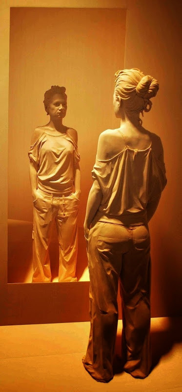 Peter Demetz の木の彫刻 8