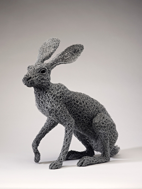 亜鉛線で作られたウサギの彫刻アート