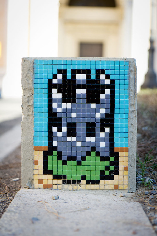 ドット絵の壁画 街を侵略するスペースインベーダープロジェクト ドット絵の壁画 街を侵略するスペースインベーダープロジェクト