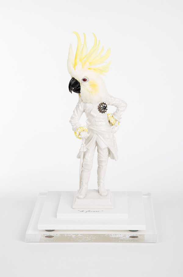 鳥頭人間,バードヘッドの磁器彫刻アート 7
