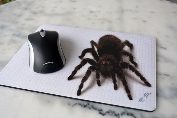 立体的すぎる!紙上に描かれた3Dドローイング【錯視】