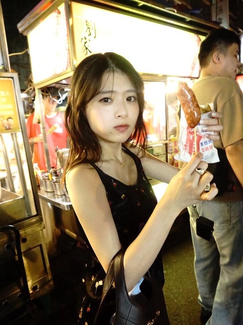【画像】この女さんは美人の部類に入る？？？