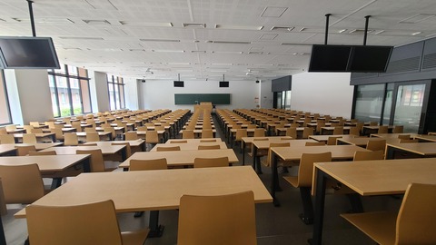【画像】休日の大学、楽しい