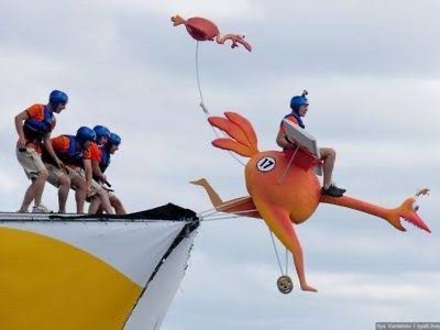 【画像】海外の「鳥人間っぽいコンテスト」がレベチwwwwwwww