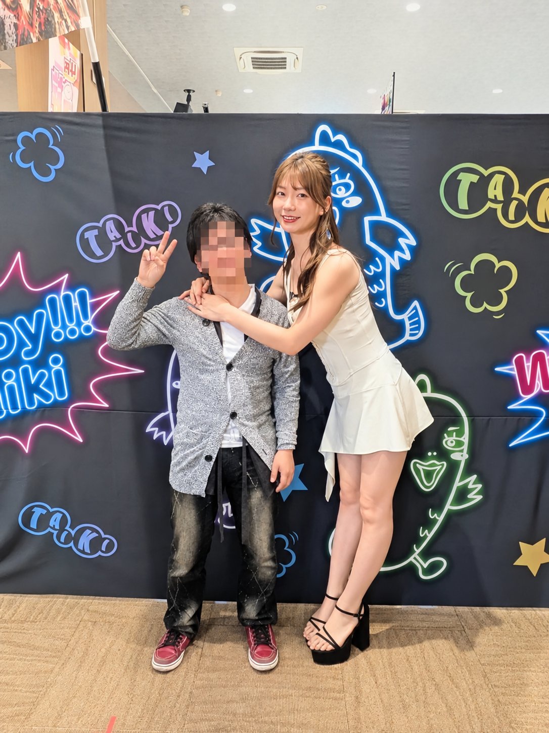 【画像】瀬戸環奈さんはチビ男にはめちゃくちゃサービスが良いｗｗｗｗｗｗｗｗ