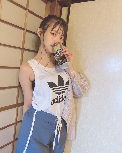 【画像】人気声優さん、昼間からストゼロ飲酒する姿が激写されるｗｗｗｗｗｗｗｗ