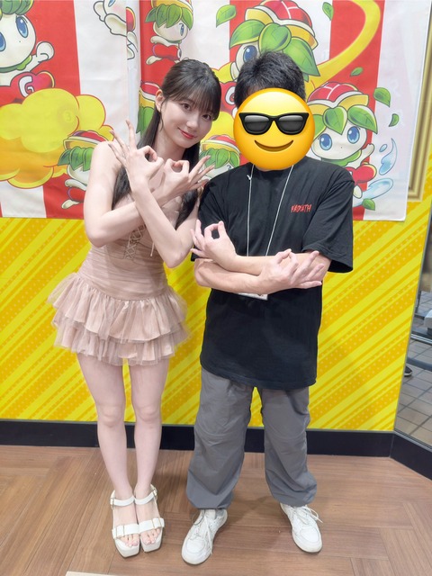 【画像】瀬戸環奈さんのお胸の感触を堪能するイベントであえて接触しない奴がいてワロたｗｗｗｗｗｗｗｗｗｗｗ