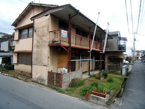 【画像】こういうタイプのアパートって部屋の中は実はキレイだったりするの？