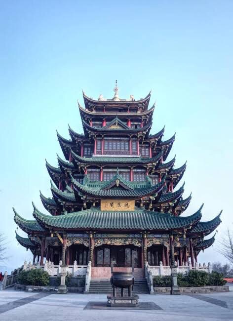 【画像】中ボスがいそうな建物が見つかるwwwwww