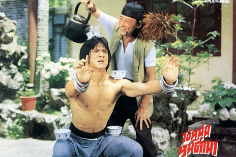 【画像】JCの乳首丸見えやん....