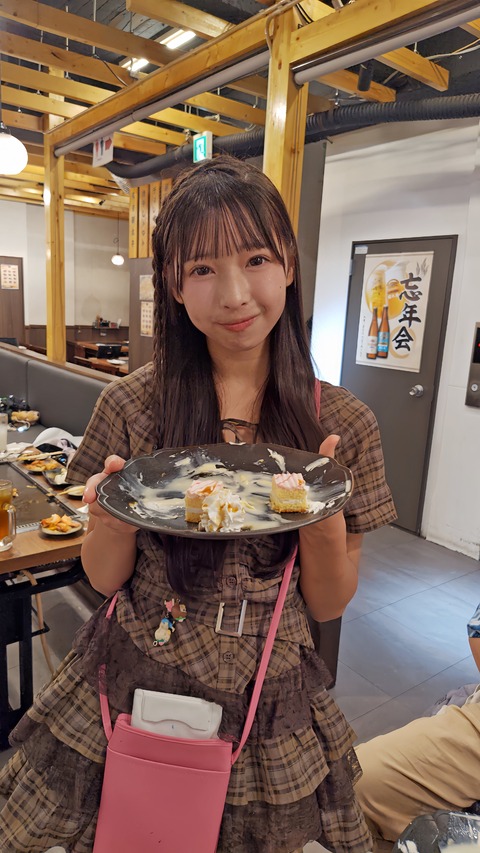 【画像】この中ならどの娘にもんじゃ焼いてもらう？