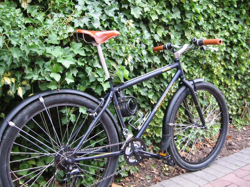 サドルが曲がってる自転車