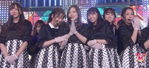 乃木坂46 可愛い子達と女神 おしくらまんじゅう Gif これぞわちゃわちゃ感や ｍステ 乃木坂46まとめ ラジオの時間
