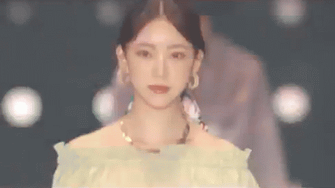 乃木坂46 堀未央奈 ランウェイ登場 Tgc S S 画像 Gifまとめ ほちゃウィンクかわいい 乃木坂46まとめ ラジオの時間