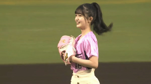 乃木坂46 久保史緒里 実況はじめての始球式 いい動画 いいコメント いいポニテ Gif イーグルスガールデー 乃木坂46まとめ ラジオの時間