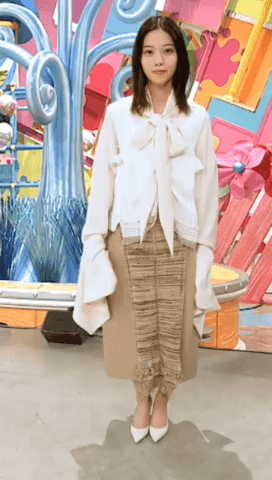 元乃木坂46 西野七瀬 袖を汚さないで飯食べるの無理そうな Gif 坂道まとめ速報