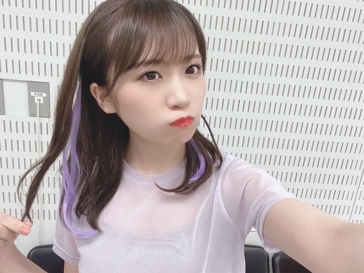 乃木坂46 秋元真夏 かわいいけど少しﾌﾌｯてなった755 Route246でエクステつけた 乃木カラー 坂道まとめ速報