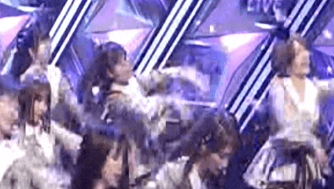 乃木坂46 秋元真夏 最後の最後で紙吹雪食べちゃった瞬間 Gif Cdtv Nogiii 乃木坂46 秋元真夏 最後の最後で紙吹雪食べちゃった瞬間 Gif Cdtv Nogiii