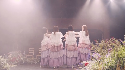 乃木坂46 2期生楽曲 ゆっくりと咲く花 Mvロケ地は三越劇場っぽい 乃木坂46まとめ ラジオの時間