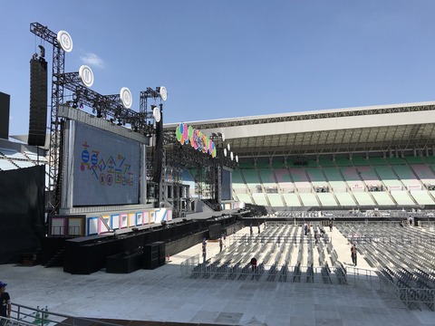 乃木坂46 真夏の全国ツアー ヤンマースタジアム長居 アリーナ座席表 会場の様子 めっちゃ暑そう 乃木坂46まとめ ラジオの時間