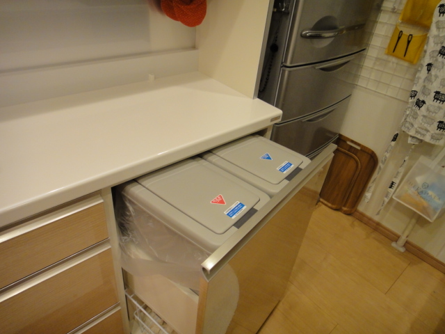 食器棚に問題発覚 Happy End のその後 Powered By ライブドアブログ