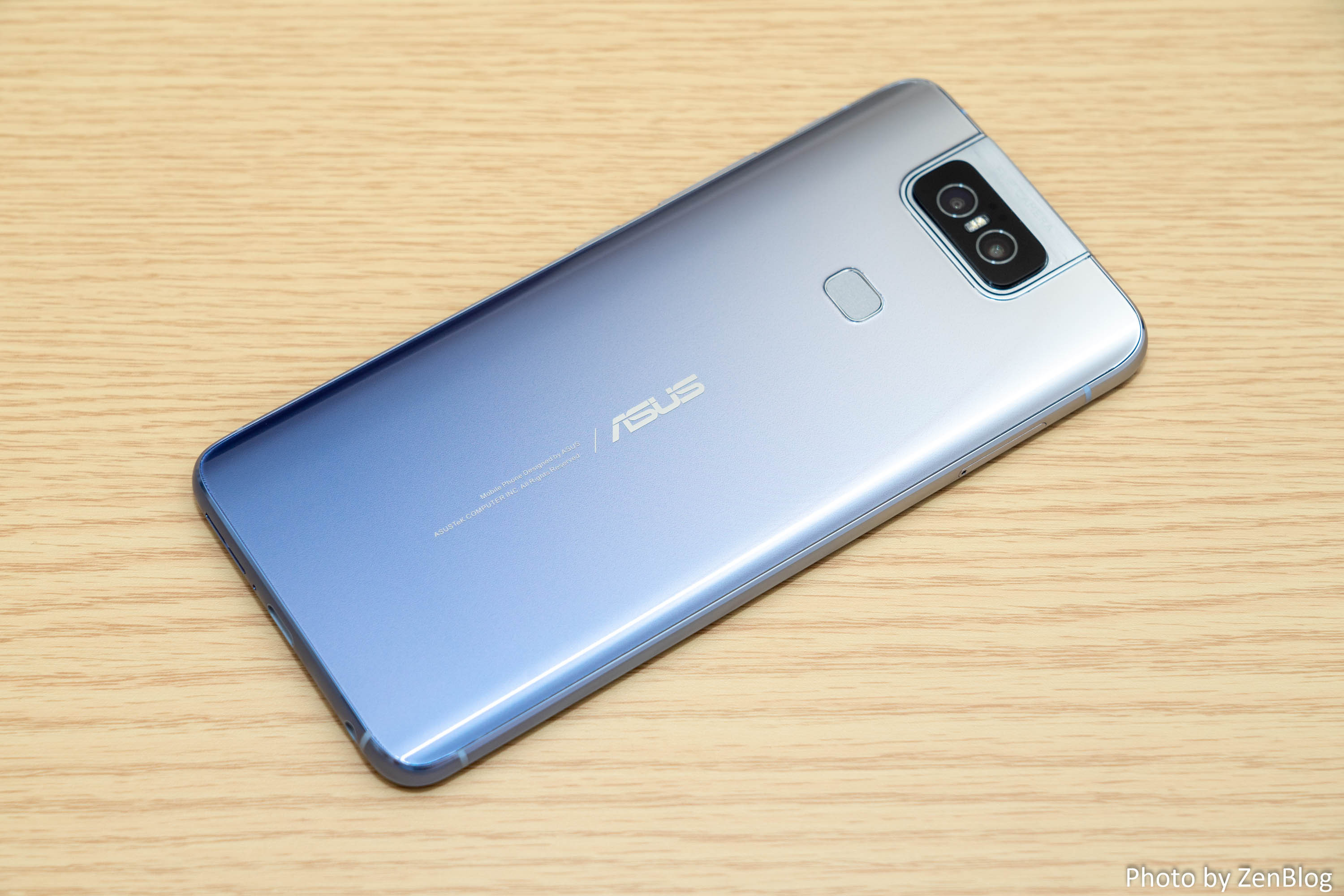 国内版SIMフリー ASUS ZenFone7 ZS670KS フリップ故障 - 携帯電話