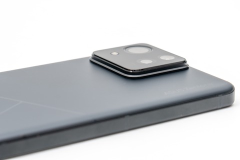 Zenfone 11 Ultra 外観 (3)