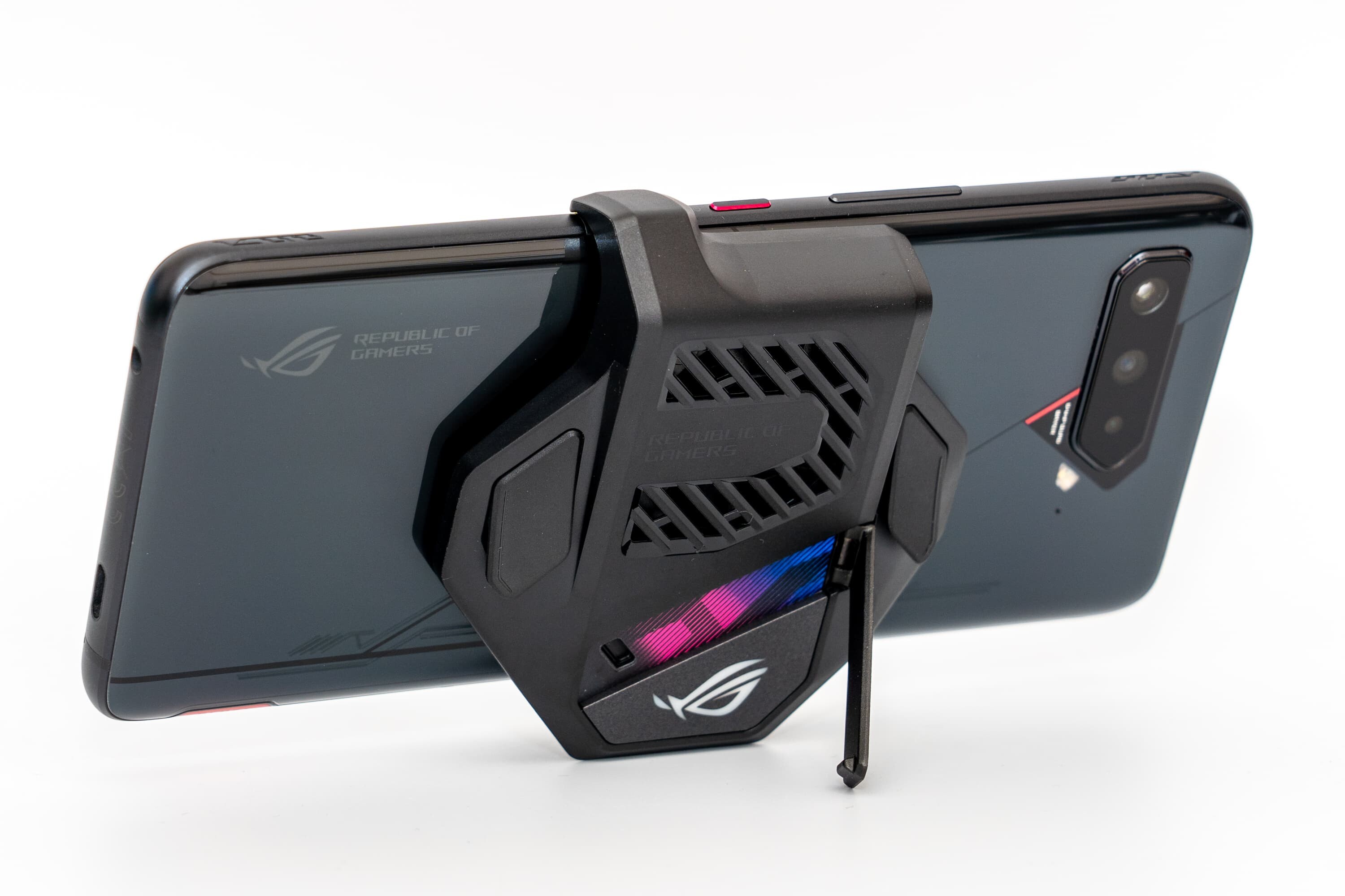 ROG Phone 5s Pro ZS676KS レビュー 完成度に磨きがかかったゲーミング 