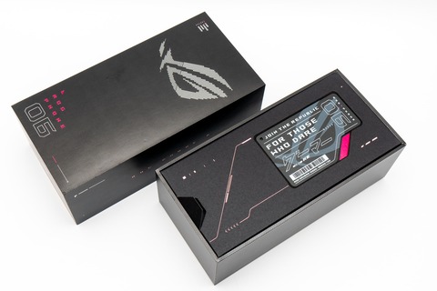 ROG Phone 6 パッケージ (2)