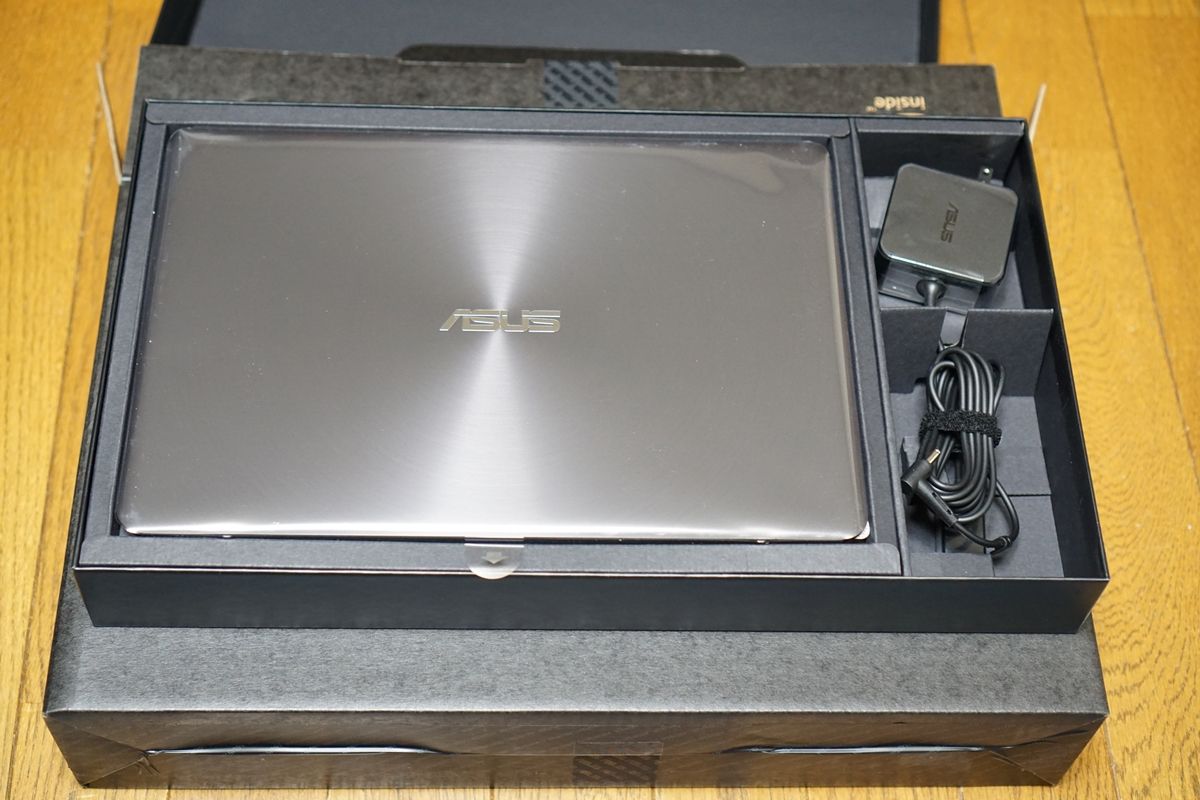 ファンレスで薄型のZenBook UX305FA-5Y71が到着！開封レビューと