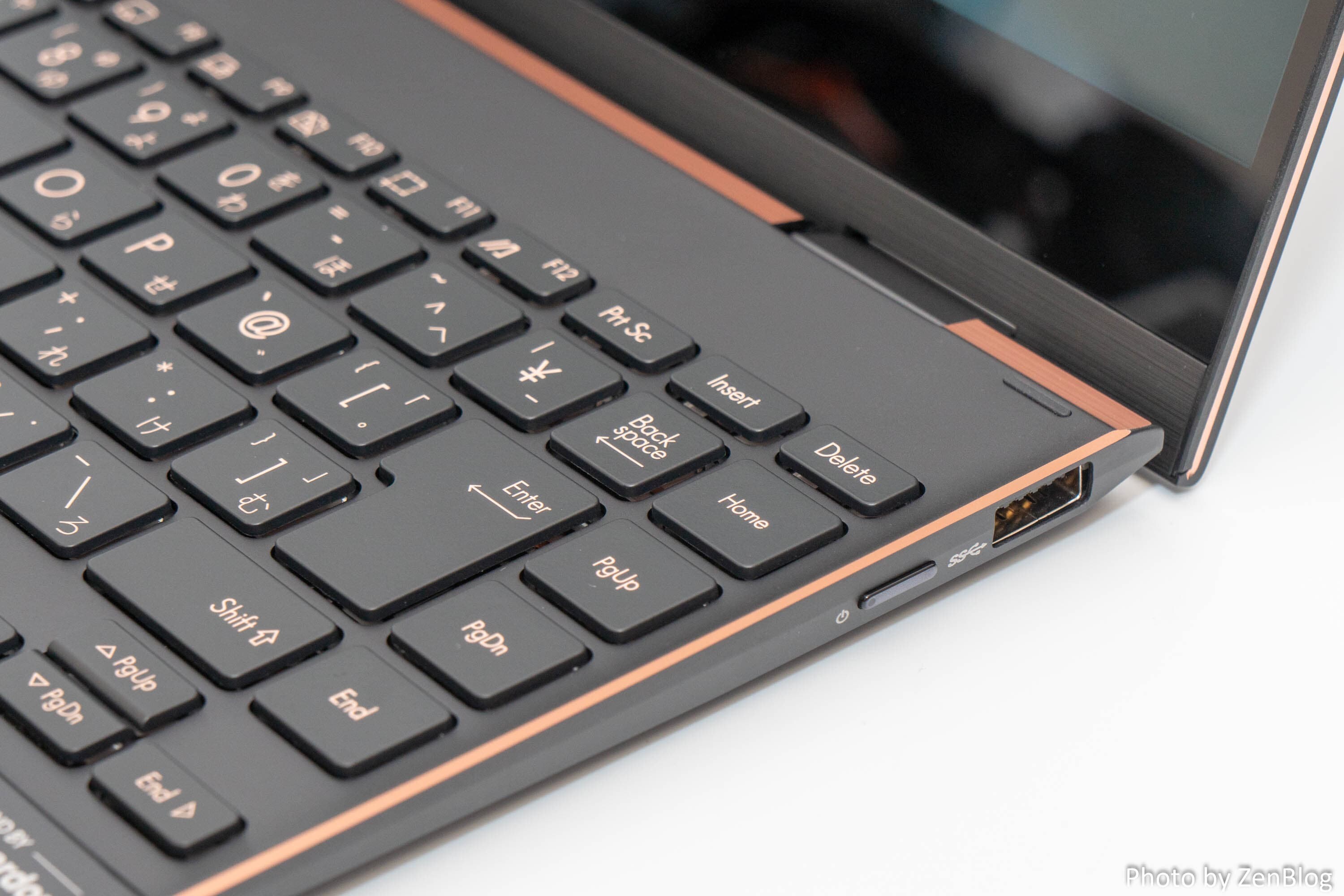 ASUS ZenBook Flip S UX371EA レビュー 4K有機ELの美しさに息を ASUS ZenBook Flip S UX371EA レビュー 4K有機ELの美しさに息を