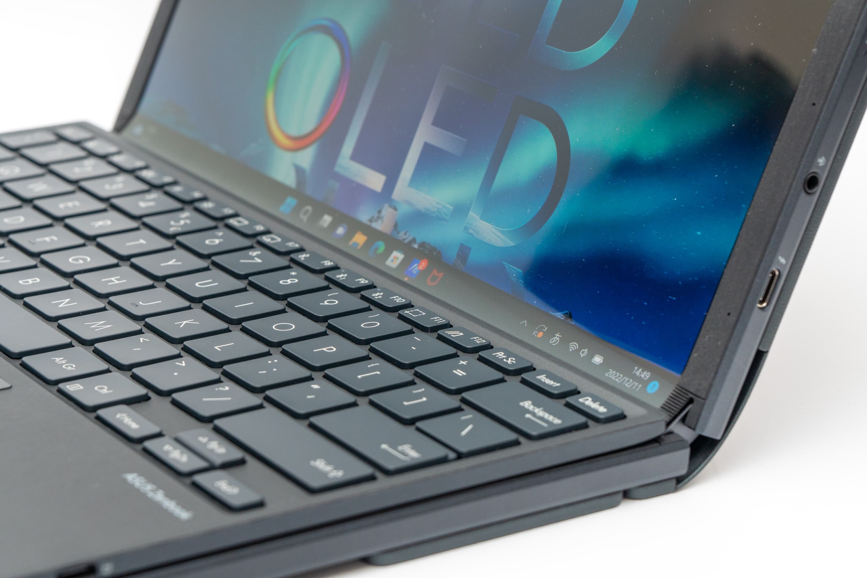 Zenbook 17 Fold OLED レビュー 未来のノートPCが手を伸ばせば Zenbook 17 Fold OLED レビュー 未来のノートPCが手を伸ばせば