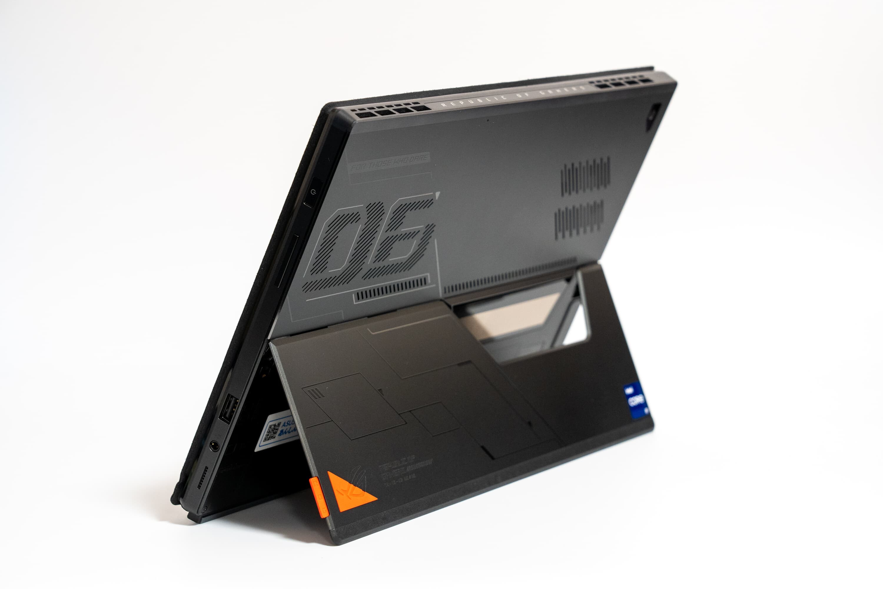 ROG Flow Z13 GZ301ZEレビュー これが新しいモバイルゲーミング ROG Flow Z13 GZ301ZEレビュー これが新しいモバイルゲーミング