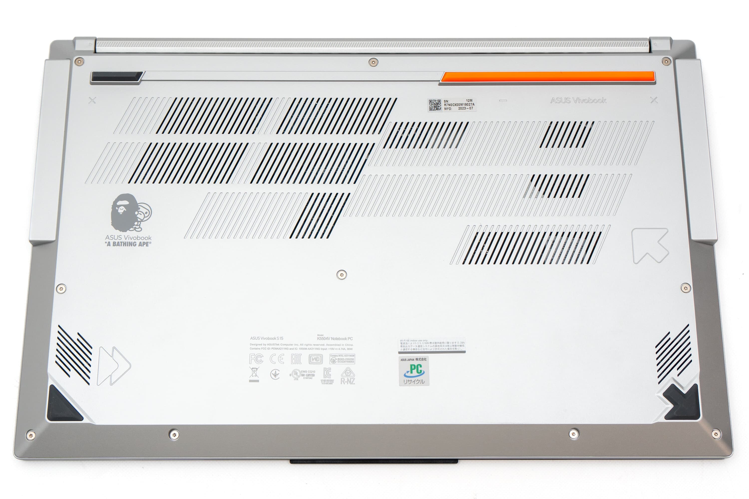 Vivobook S 15 OLED BAPE Edition レビュー 充実した付属品で Vivobook S 15 OLED BAPE Edition レビュー 充実した付属品で