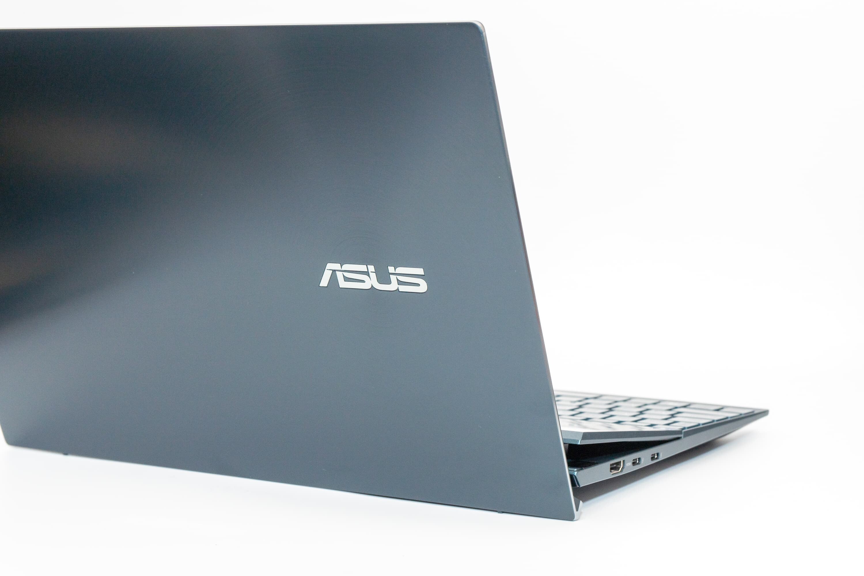 ASUS ZenBook Duo 14 UX482EG レビュー サブ画面が持ち上がる構造で