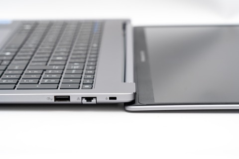 ASUS ExpertBook P3 P3605 レビュー (9)