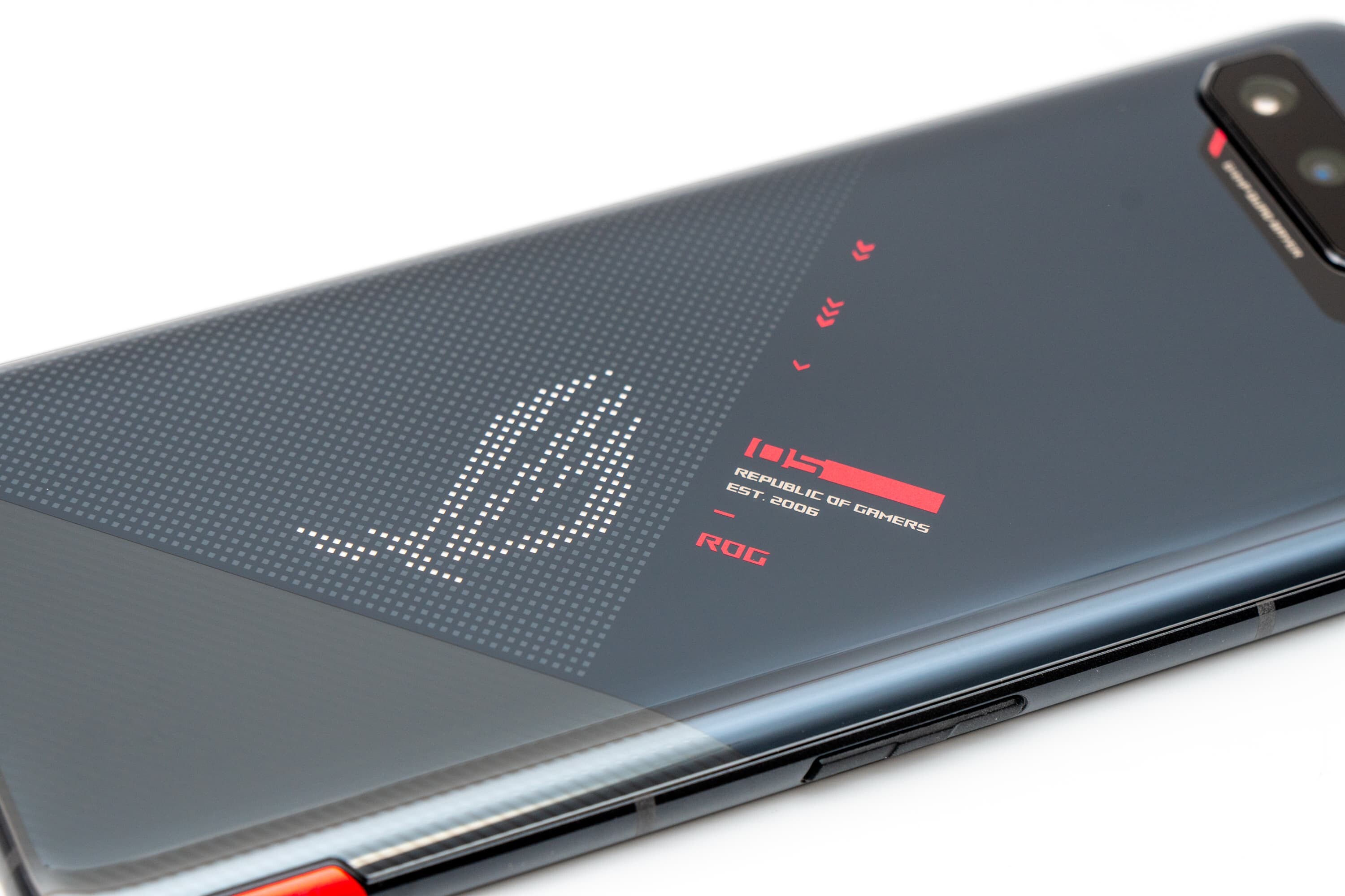ROG Phone 5 ZS673KS レビュー 完成度をさらに高めた究極スマホ ROG Phone 5 ZS673KS レビュー 完成度をさらに高めた究極スマホ