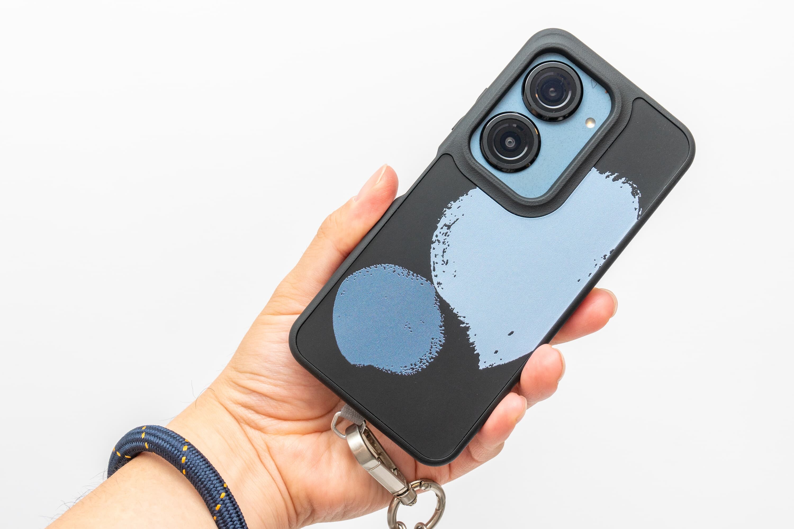 Zenfone 9が落下！タフネスケースのライノシールドに助けられた : ASUS