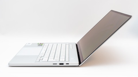 ROG Zephyrus G14 GA403 (7)