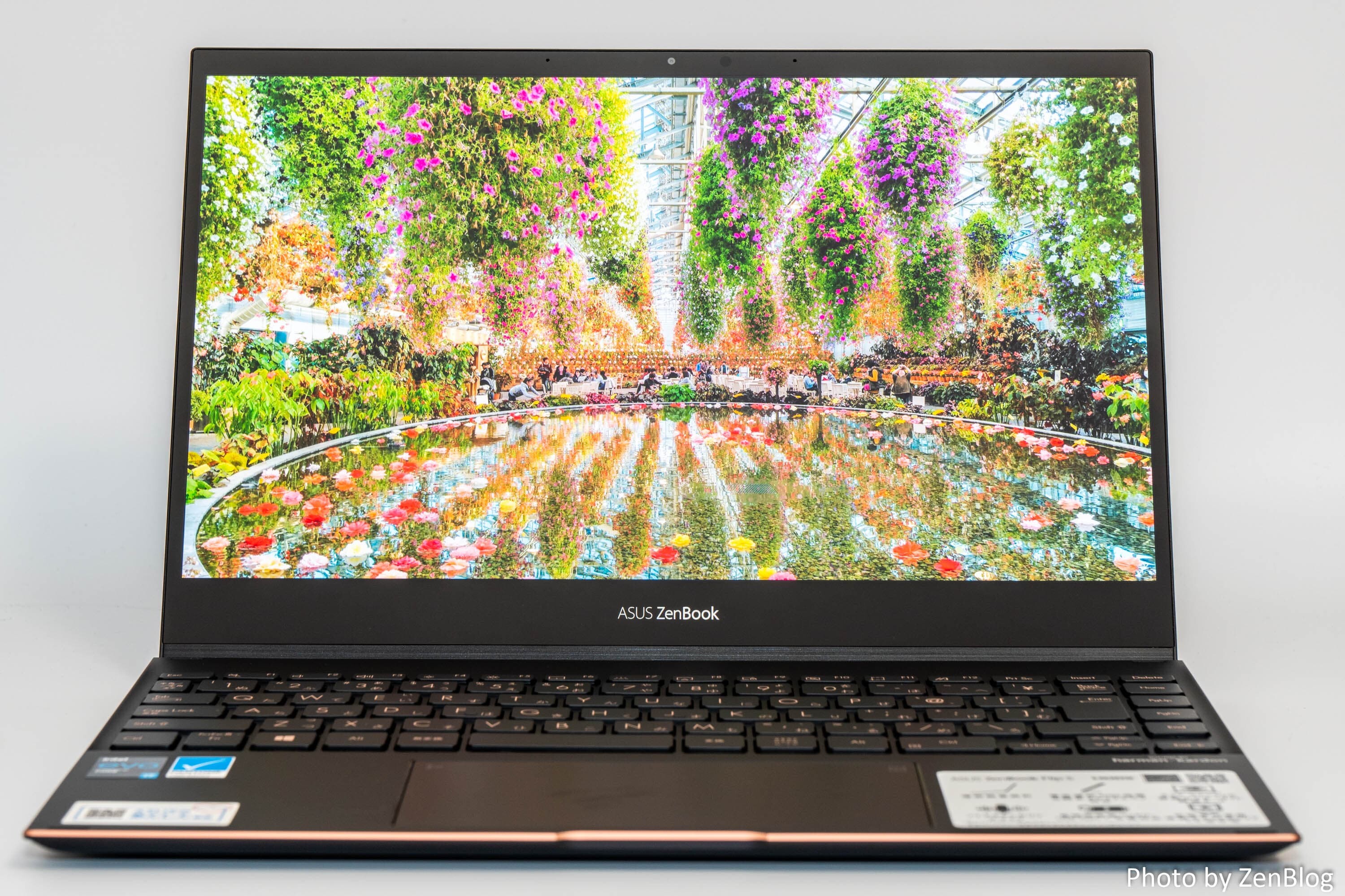 ASUS ZenBook Flip S UX371EA レビュー 4K有機ELの美しさに息を ASUS ZenBook Flip S UX371EA レビュー 4K有機ELの美しさに息を